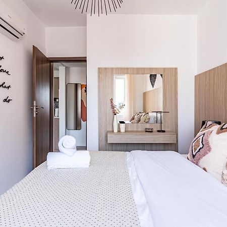 Made With Love 1-Br Apt By Finikoudes Beach Larnaca Ngoại thất bức ảnh